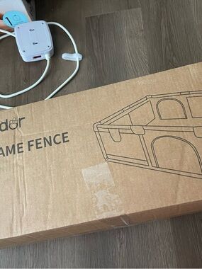 SHEIN Brown Cardboard Playpen Box with Line Art